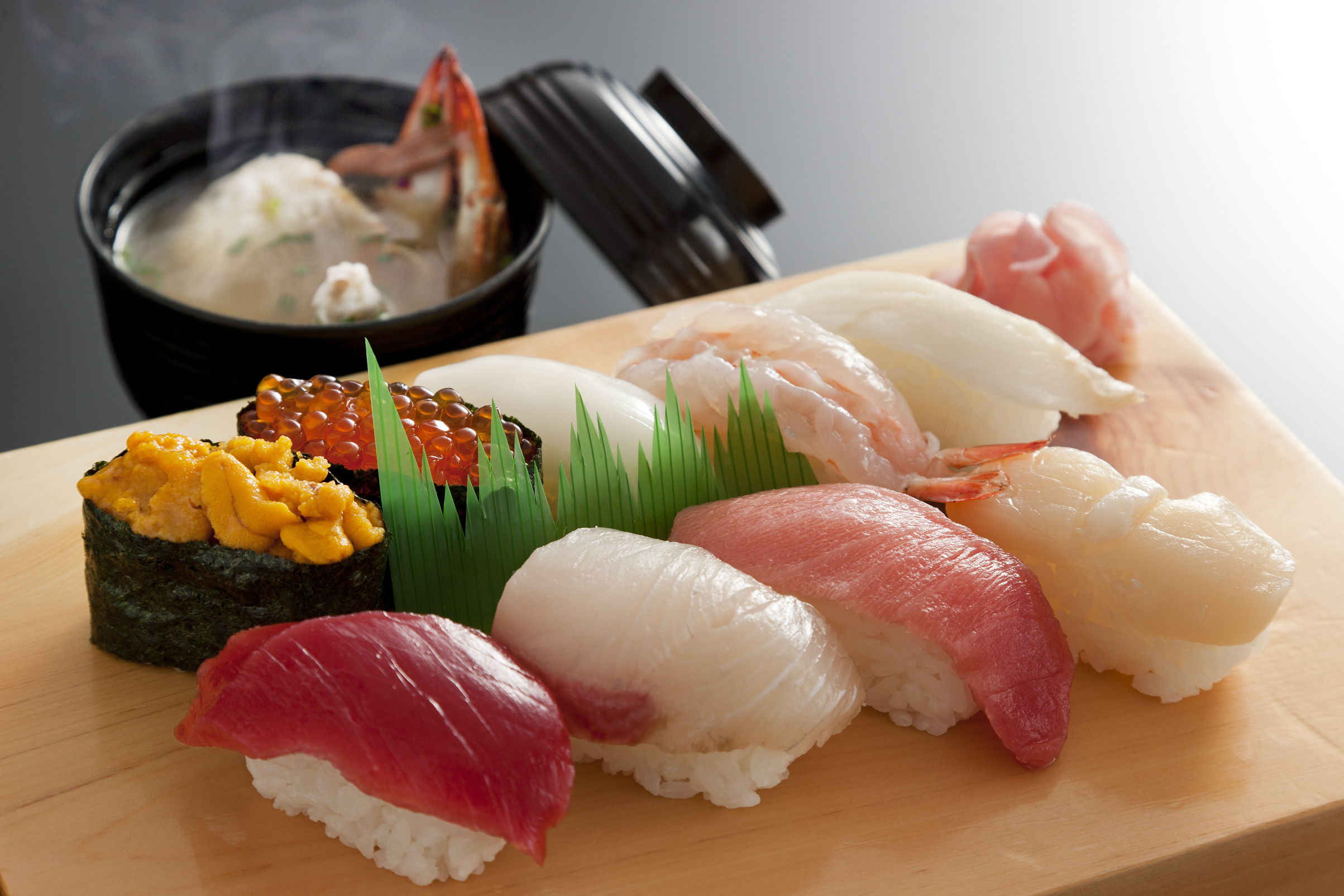 6 Types of Sushi Hand-pressed sushi (nigiri zushi)