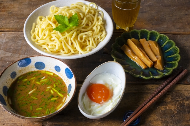 Dipping noodles (tsuke-men)